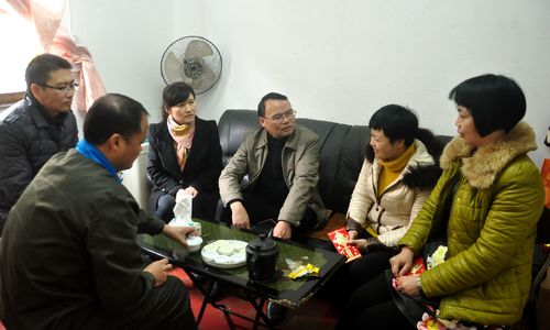 省机电控股公司陈伯炜一行到永春分公司慰问困难职工nnbjblhx2co.jpg