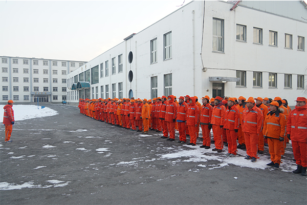 2017年1月21-22日公司全体员工安全教育培训、军训1e0goyqqhmo.jpg