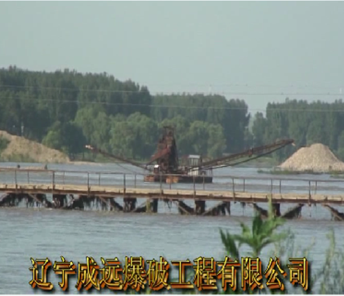 爆破施工拆除爆破效果的影响因素4hpfmf4awqm.png