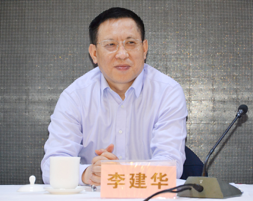 新天地集团召开2017年度工作会nfub0jm2vnn.jpg