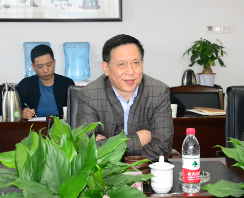 新天地集团与中国航天科工信息技术研究院洽谈合作bwrzshwxzfx.jpg