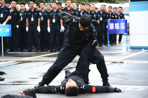悍豹公司举办武装守押应急预案演练活动c05w4ussyzd.jpg