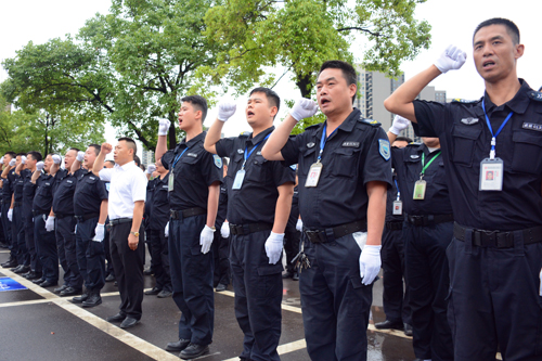 悍豹公司举办武装守押应急预案演练活动gv5kkll0tum.jpg