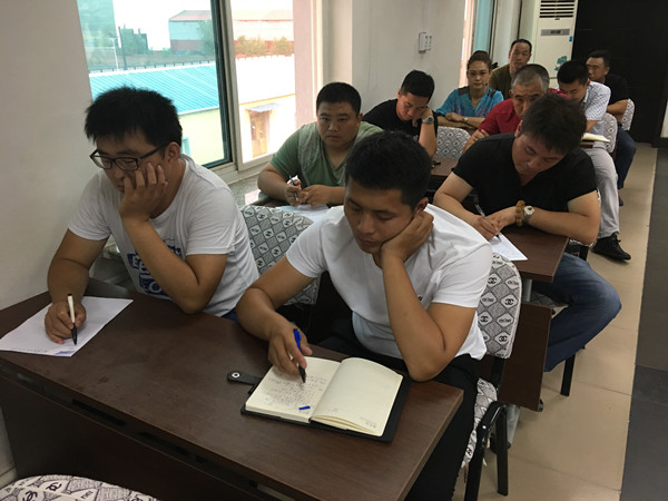 公司举行第二季度安全总结大会0o2teyb2wee.jpg
