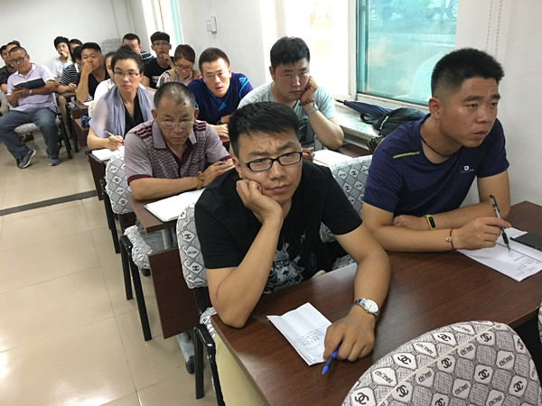 公司举行第二季度安全总结大会kn2xzl4qtqa.jpg