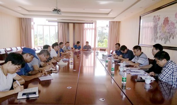 云南民爆集团公司安全检查组到云南燃二化工有限公司开展安全m0hxi4geiko.jpg