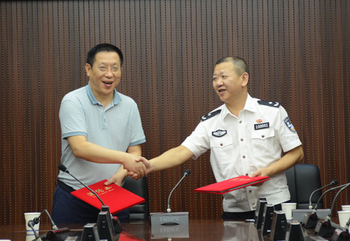 新天地保安公司再添新兵  成功收购常德金盾保安公司y4v505rygdj.jpg