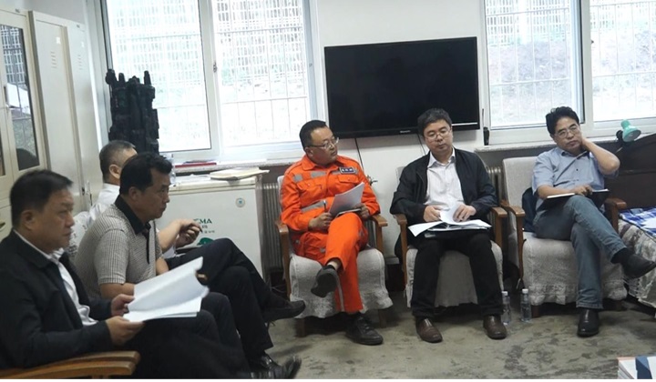 国家安全检查组到我成元公司药库检查zgvuiyv0j3d.jpg