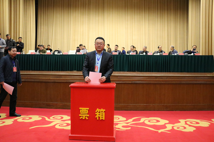 罗总当选辽宁省工程爆破协会第四届理事会副理事长qgt4em3f3da.jpg