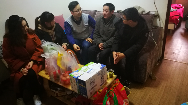 青春践行十九大，传递温暖走在前crwl5ocjtxk.png