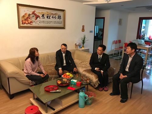 省机电控股公司副总经理陈伯炜一行到福安分公司慰问困难职工svvba11x5c4.jpg
