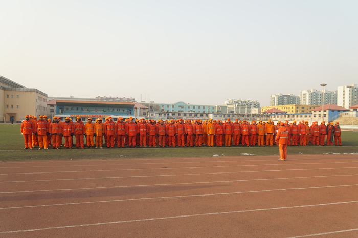 公司举行员工军训h2bcwbeirom.jpg