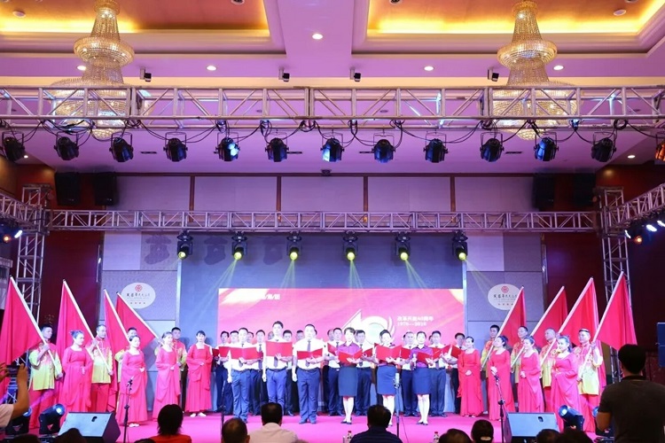 22支队伍共500余人打造一场诗歌视听“盛宴” 湖南新天yx5j5m2bgto.jpg