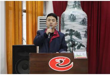 实践出真知 提笔方成文 凯龙“金笔凯龙”表彰大会隆重召开sqxesgrskwg.jpg
