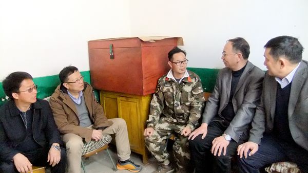 省委军民融合发展委员会办公室慰问小组到我公司走访慰问干部jofd10vgtpv.jpg