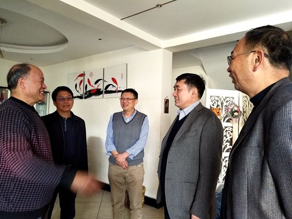 省委军民融合发展委员会办公室慰问小组到我公司走访慰问干部nxj2ljaidxw.jpg