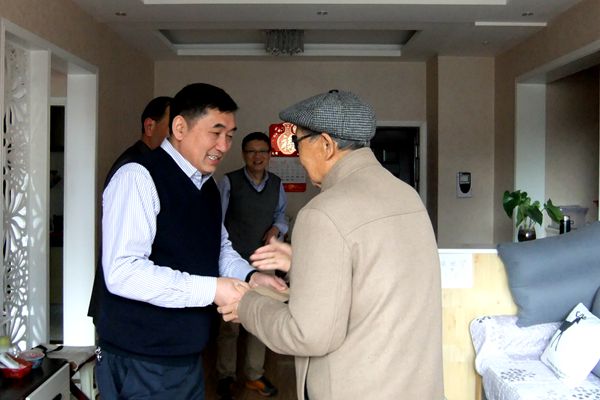 省委军民融合发展委员会办公室慰问小组到我公司走访慰问干部2nksdyilcdr.jpg