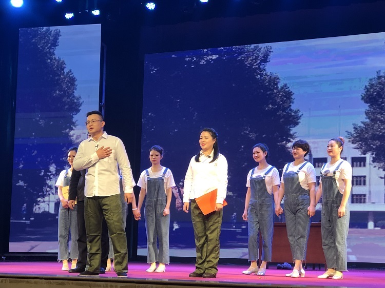 一场场酣畅淋漓的视听盛宴   一顿顿激发士气的精神大餐 nijv3gucauo.jpg